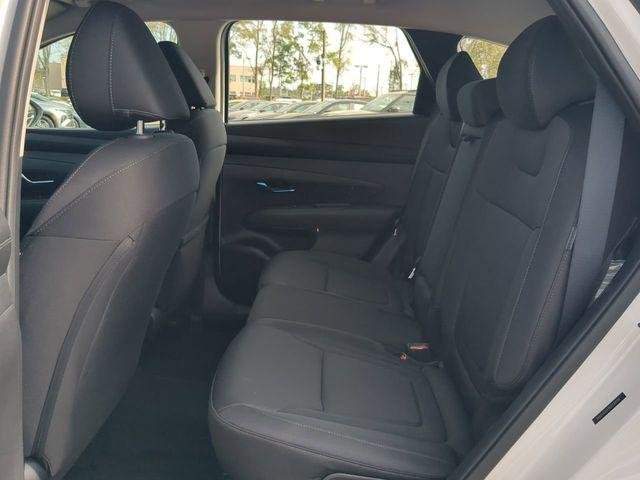 2025 Hyundai Tucson SE - Photo 13