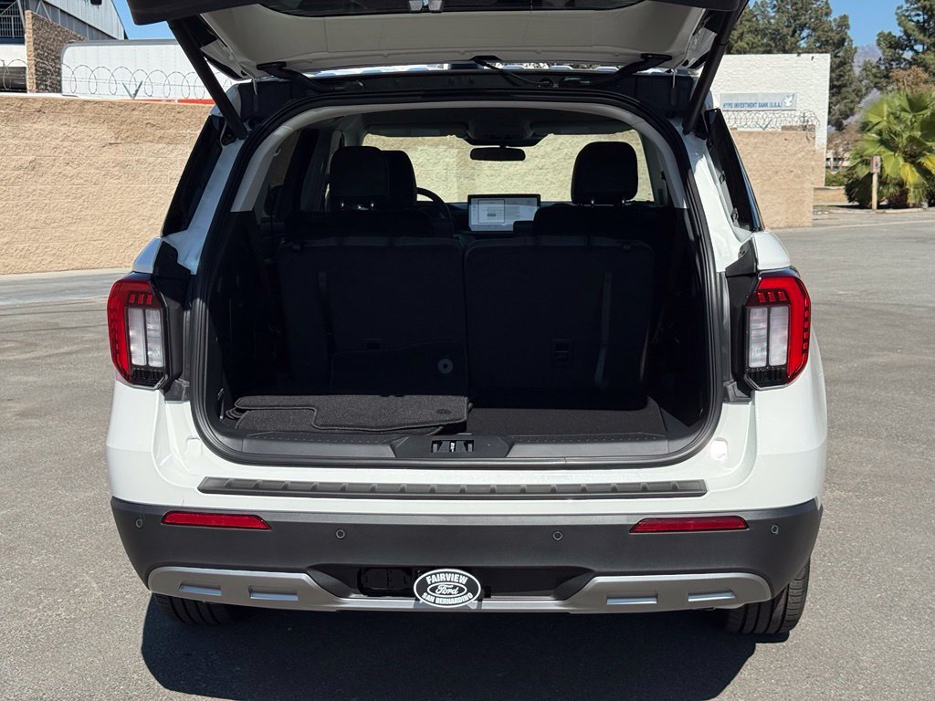 New 2026 Star White Metallic Tri-Coat Ford Active image 15