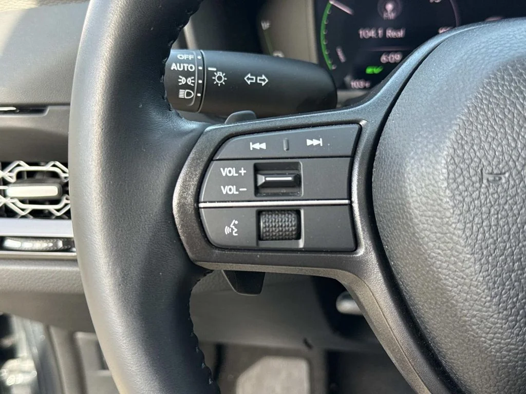 Used 2023 Gray Honda EX-L image 42