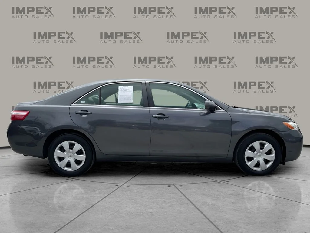 Used 2008 Gray Toyota LE image 6