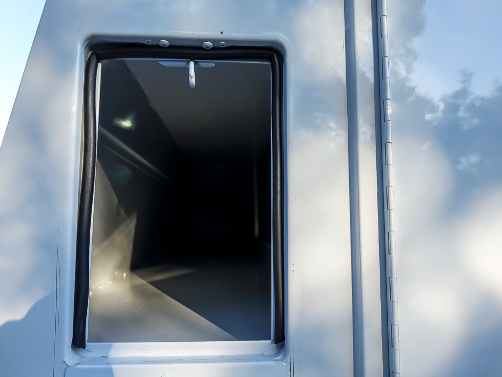 New 2026 Oxford White Ford 11' KUV image 36