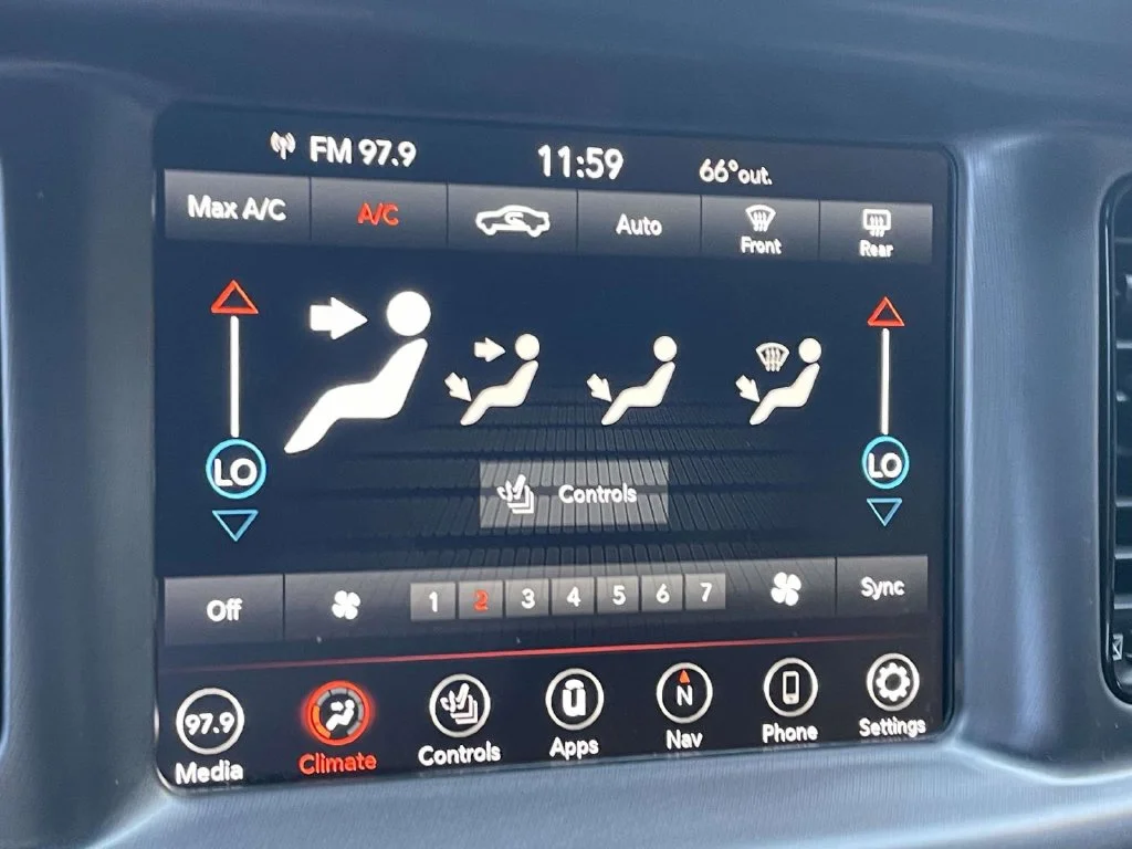 Used 2021 White Dodge SXT image 35