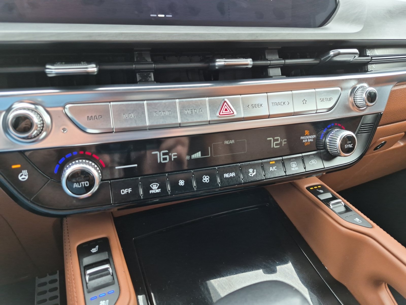 Used 2023 White Kia SX X-Pro image 18