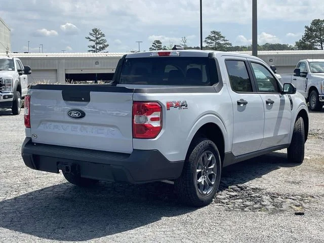 New 2025 White Ford XLT image 3