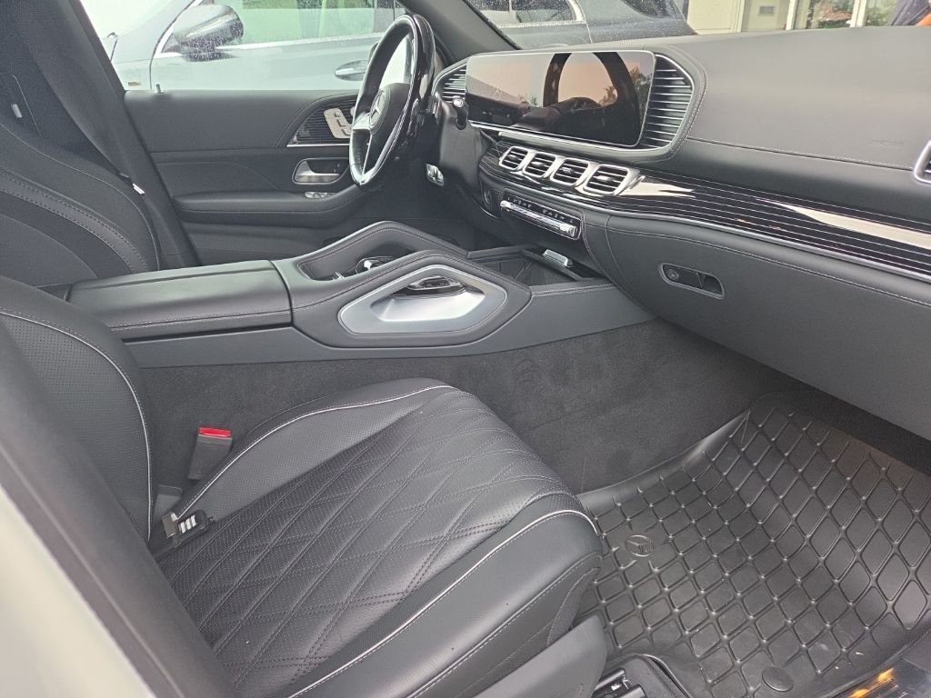 Certified Used 2024 MANUFAKTUR Diamond White Metallic Mercedes-Benz Maybach GLS 600 image 12