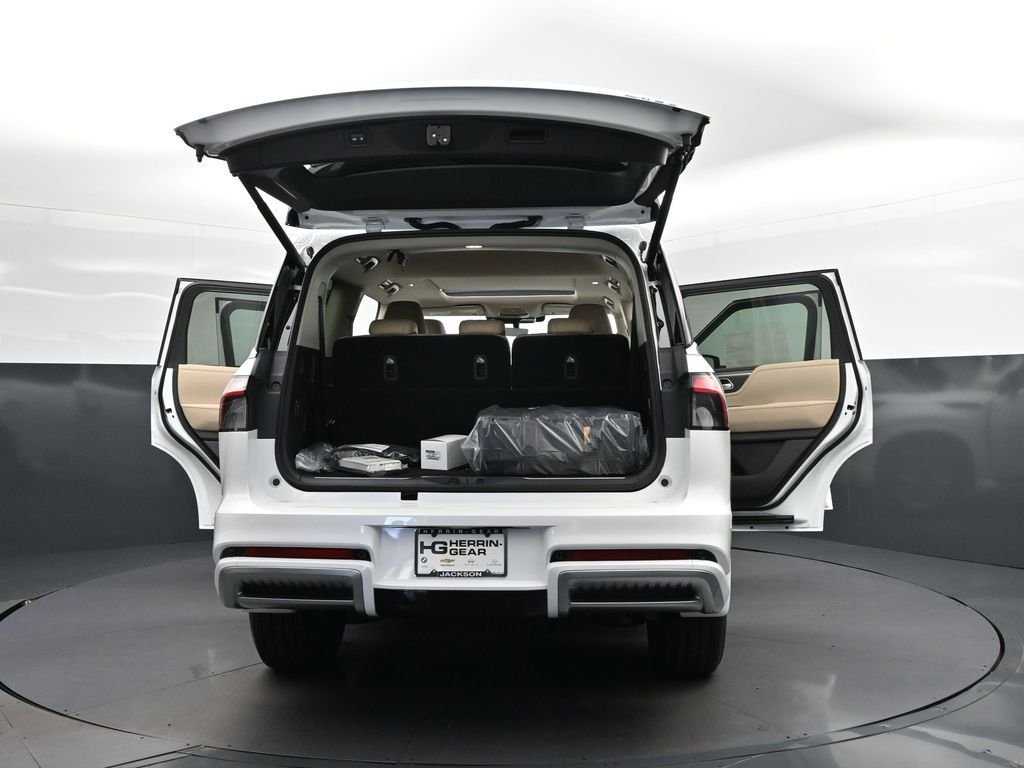 New 2026 RADIANT WHITE INFINITI Pure 2WD image 52
