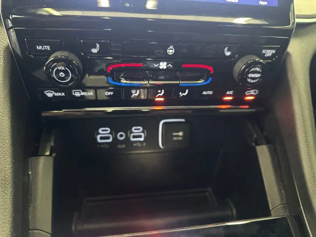 Used 2024 White Jeep Limited image 18