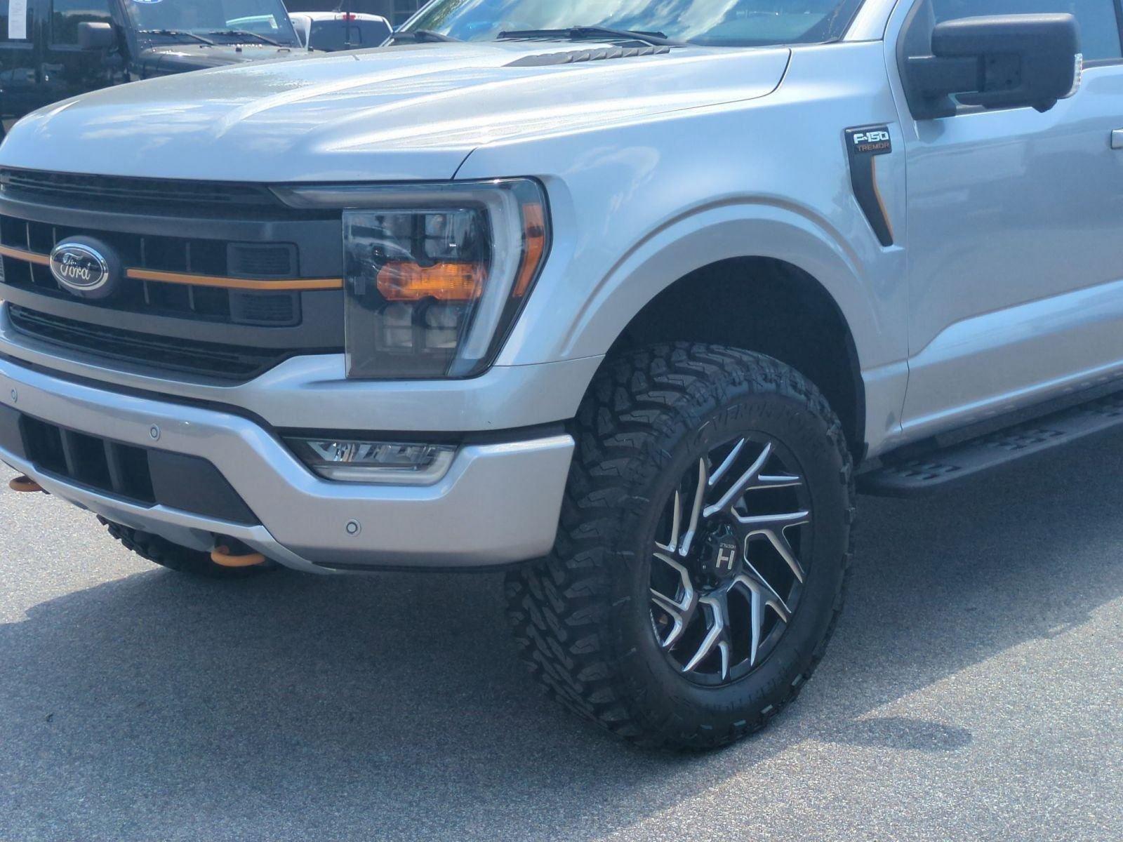 Used 2023 Iconic Silver Metallic Ford Tremor image 9