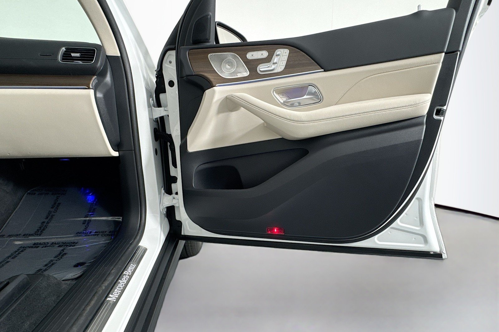 New 2026 Polar White Mercedes-Benz GLS 450 4MATIC® SUV image 24