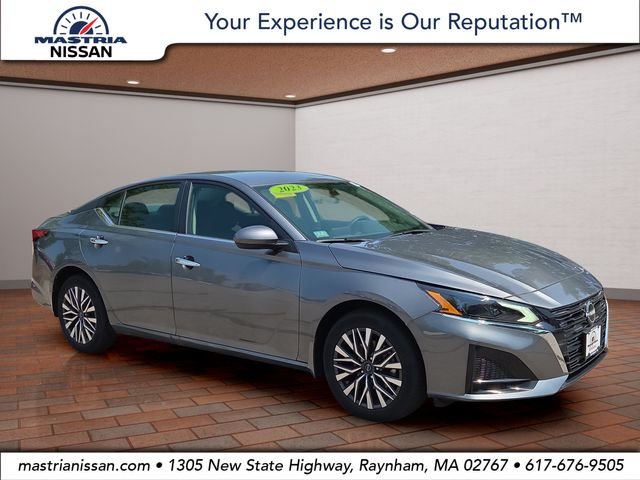 Used 2023 Gray Nissan 2.5 SV image 1