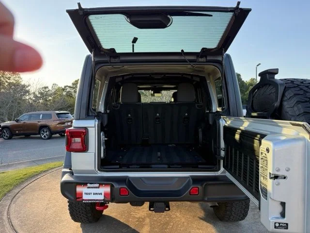 Used 2024 Silver Jeep Rubicon image 32