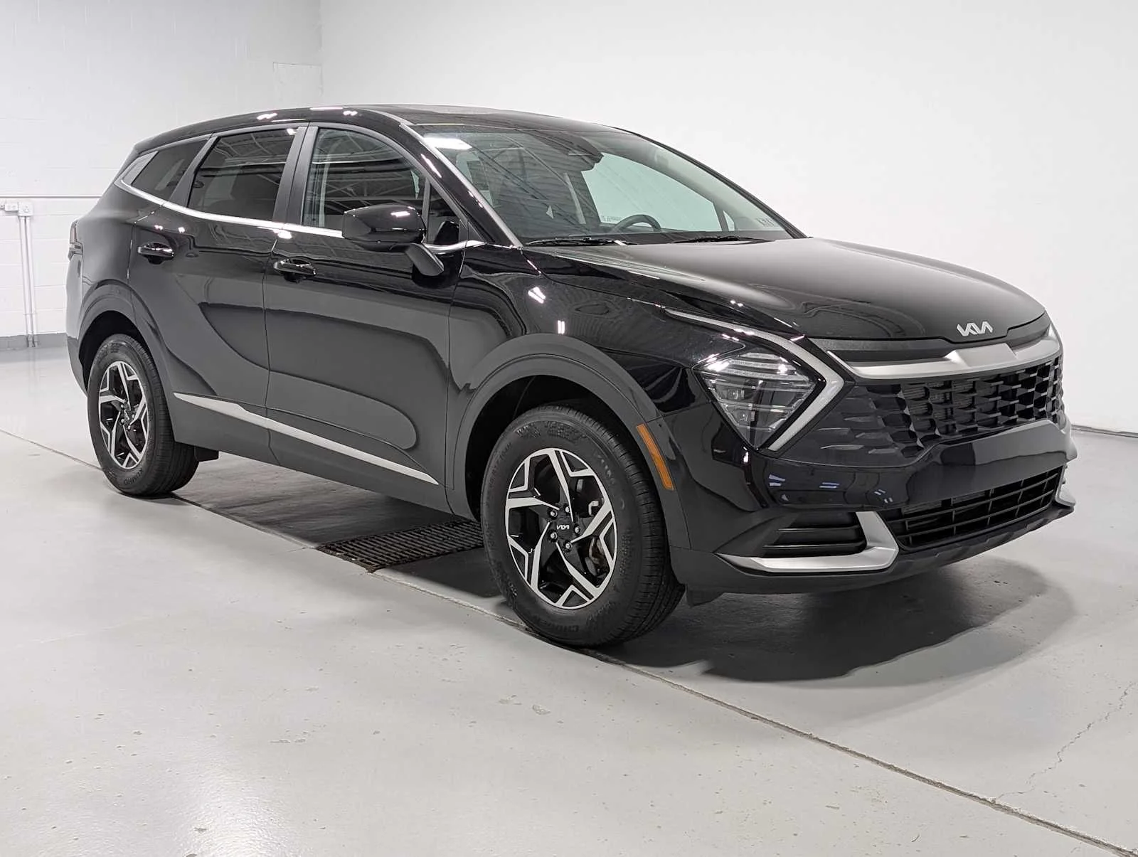 Used 2025 Ebony Black Kia LX image 6