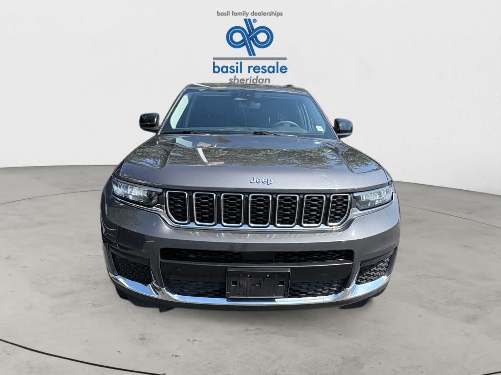 Used 2023 Baltic Gray Metallic Clearcoat Jeep Laredo image 7