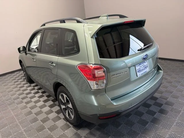 Used 2018 Green Subaru 2.5i Premium image 9