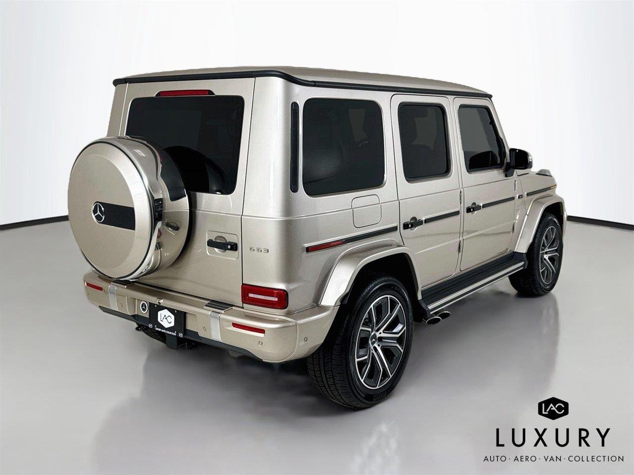 Used 2026 MANUFAKTUR Desert Silver Metallic Mercedes-Benz AMG® G 63 | AMG® Cross Spoke Wheels | Performance Pkg image 5