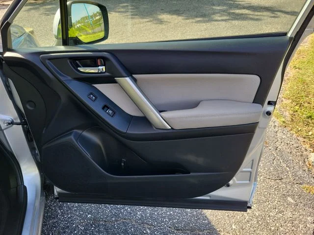 Used 2018 Silver Subaru 2.5i Limited image 36