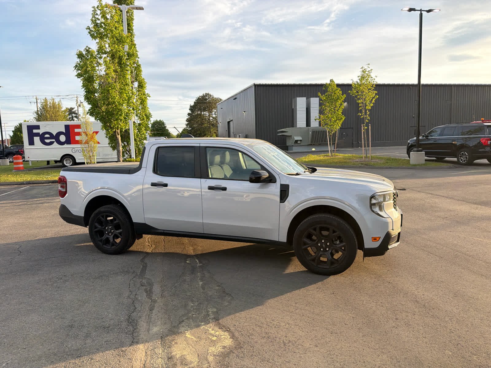 Used 2025 Space White Metallic Ford XLT image 4