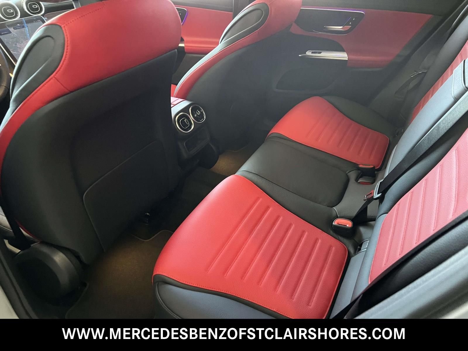 New 2026 MANUFAKTUR Cirrus Silver Magno Mercedes-Benz AMG® GLC 43 4MATIC® SUV image 12