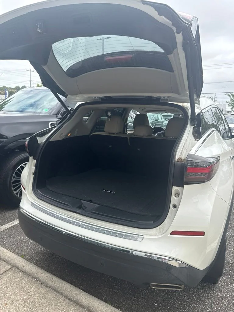 Used 2020 White Nissan SL image 6