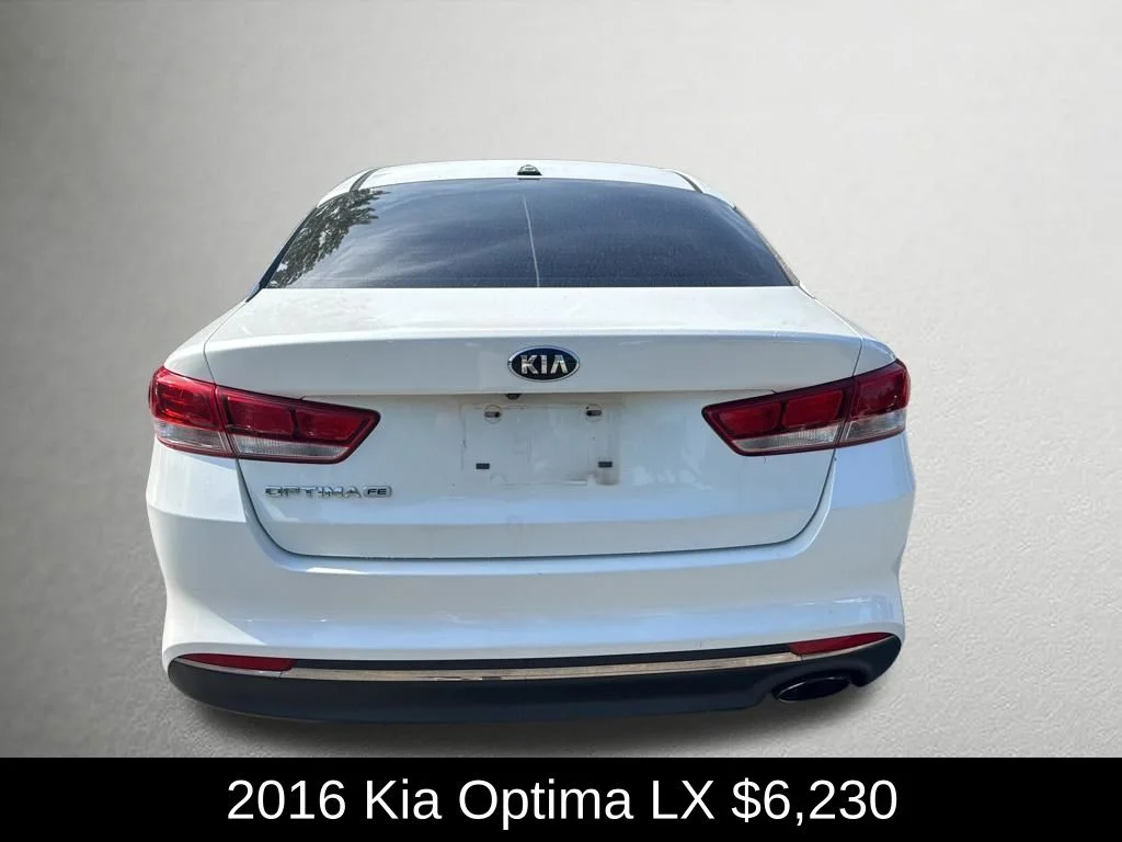 Used 2016 White Kia LX image 4