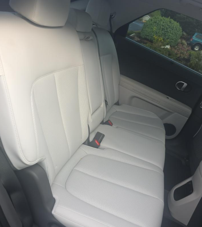 Used 2024 Green Hyundai Limited image 5