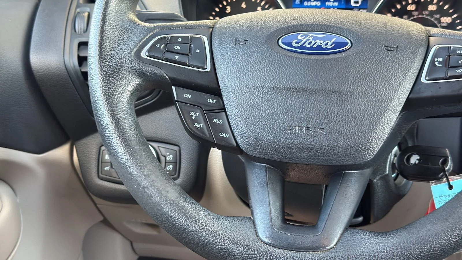 Used 2018 Blue Ford SE image 16