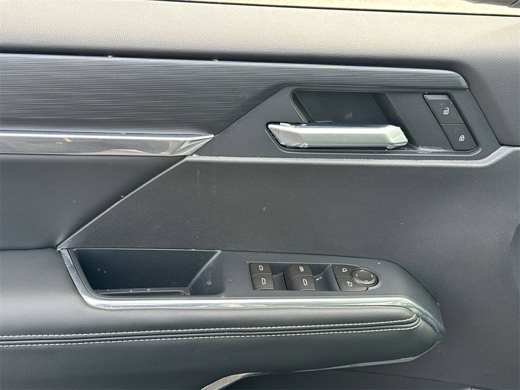 2026 GMC ACADIA - Image 14