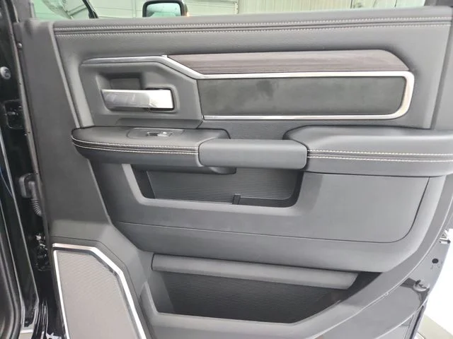 New 2026 Diamond Black Crystal Pearl-Coat Exterior Paint RAM Laramie image 51