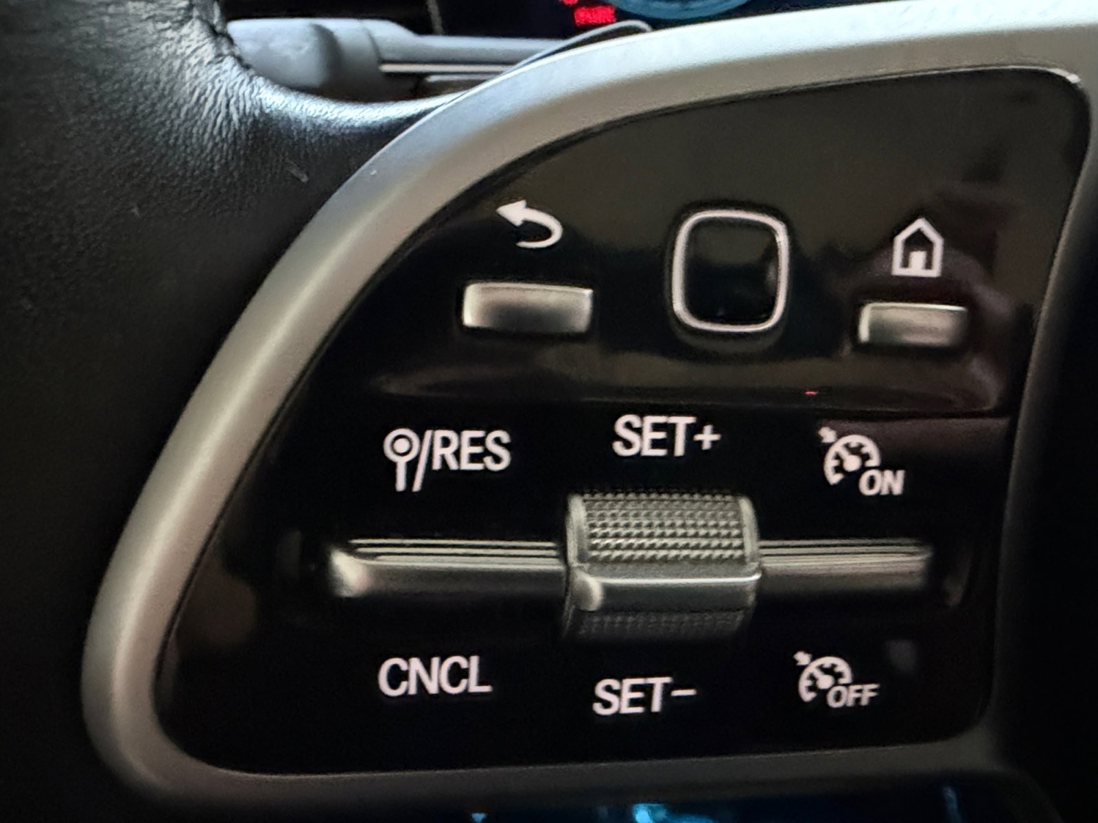 Used 2022 Polar White Mercedes-Benz GLE 350 image 24