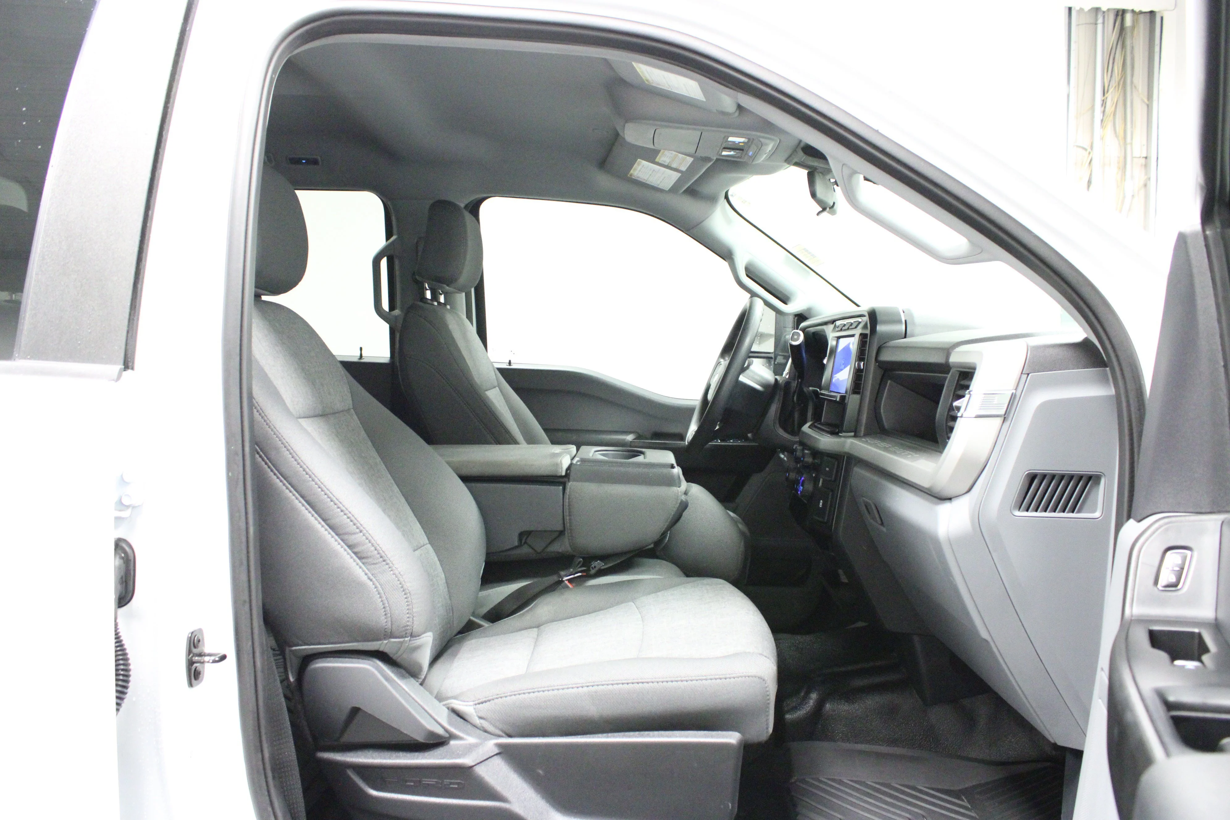 Used 2024 Oxford White Ford XL image 16