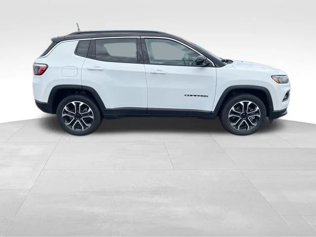 Used 2024 White Jeep Limited 4x4 image 4