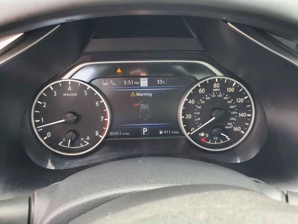 Used 2020 Black Nissan SL image 11