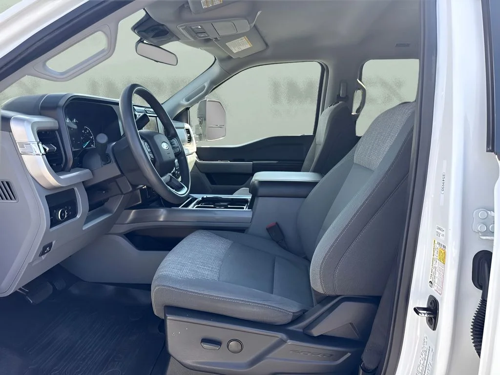 Used 2025 White Ford XLT image 9