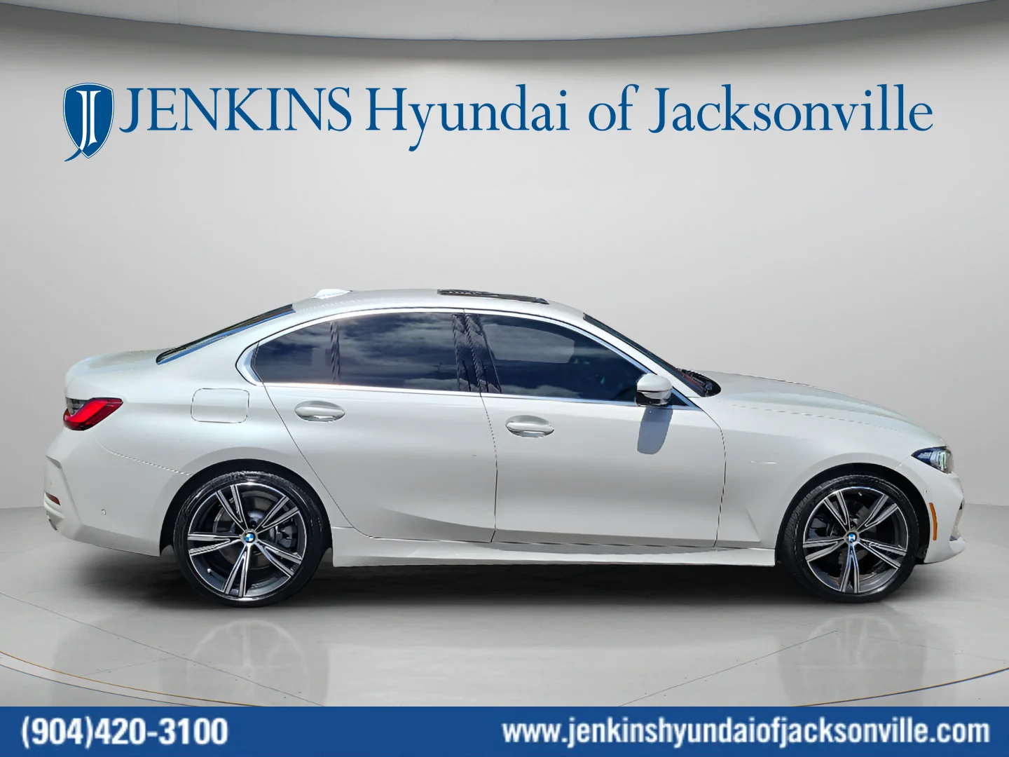 Used 2024 White Metallic BMW 330i image 2