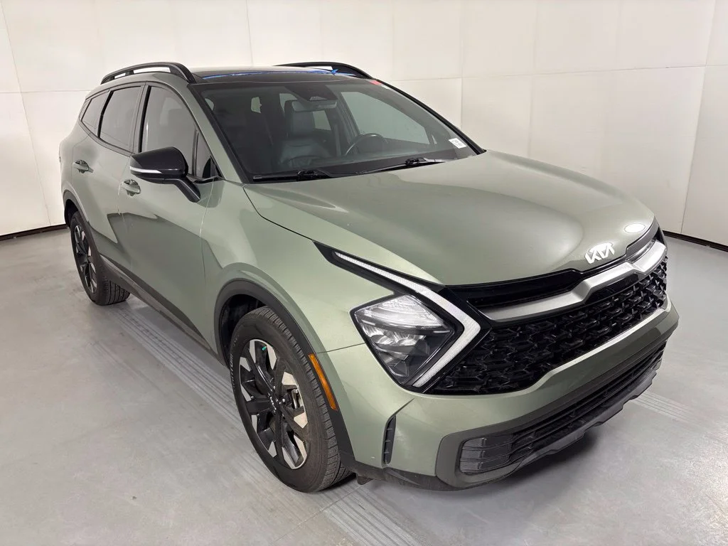 Used 2023 Green Kia X-Line image 2