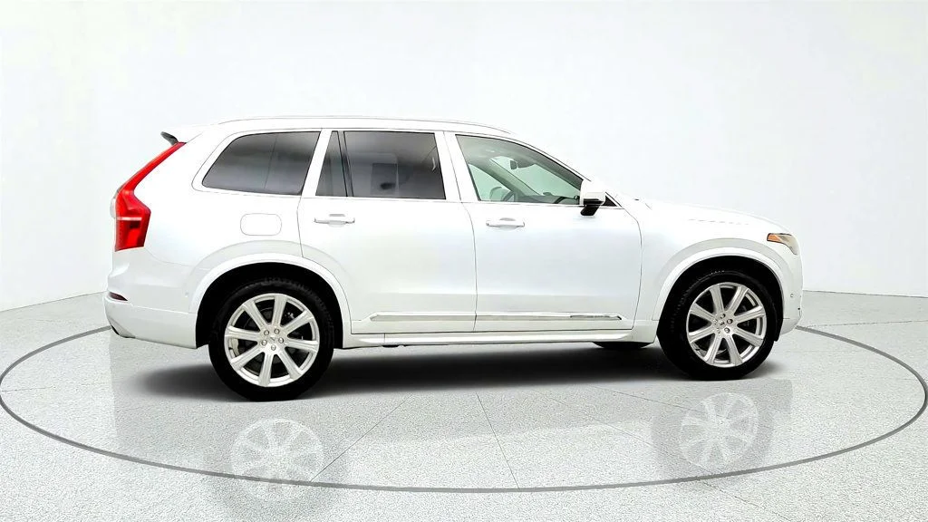 Used 2017 Crystal White Pearl Volvo T8 eAWD Plug-In Hybrid 7-Passenger Excellence image 4