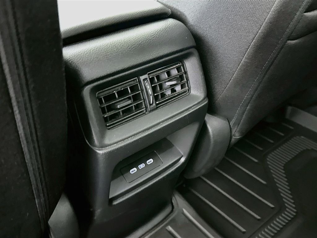 Used 2024 sparkle silver metallic Honda EX image 25