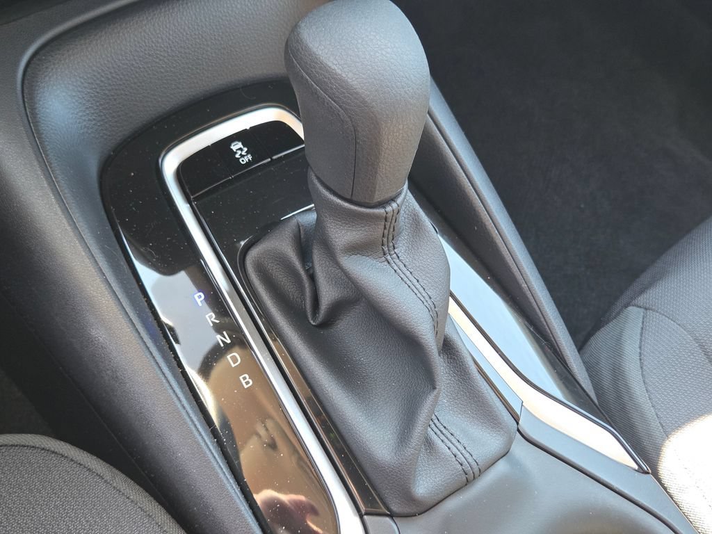 New 2026 Wind Chill Pearl Toyota LE image 9