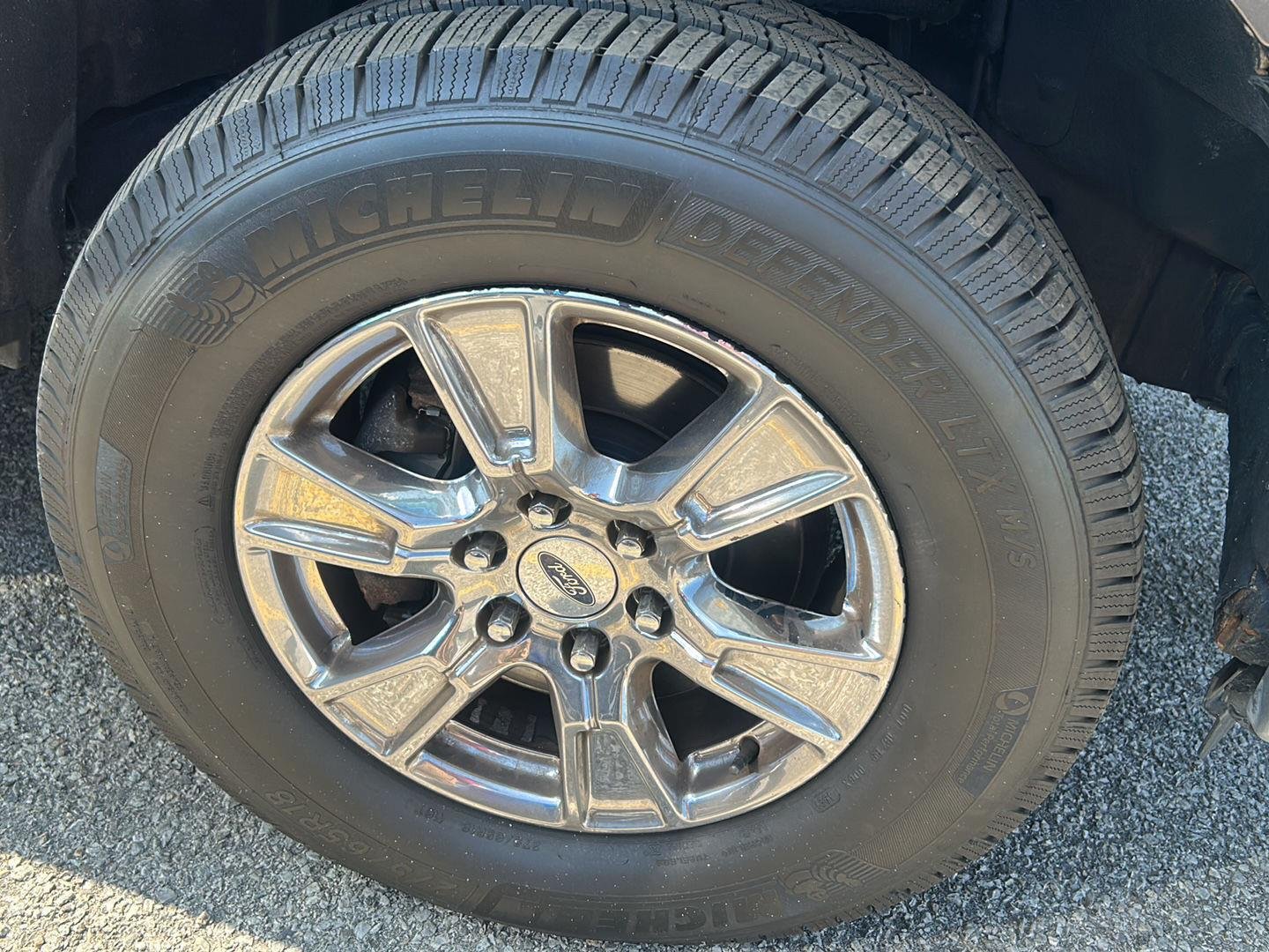 Used 2015 Magnetic Metallic Ford XLT image 8