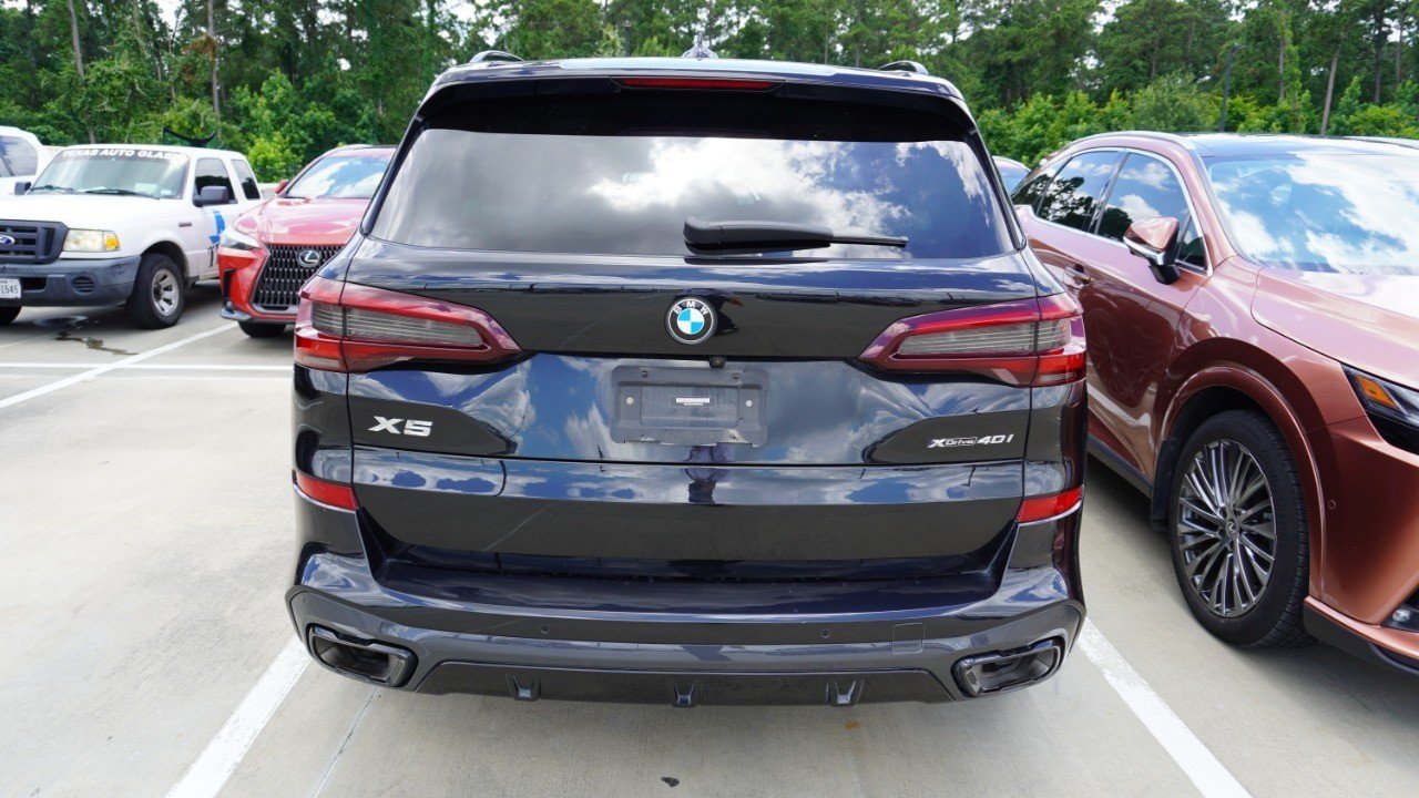 Used 2023 Black BMW xDrive40i image 5