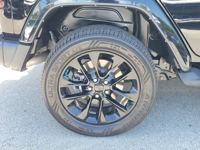 Used 2022 Black Jeep Unlimited Sahara 4xe image 5