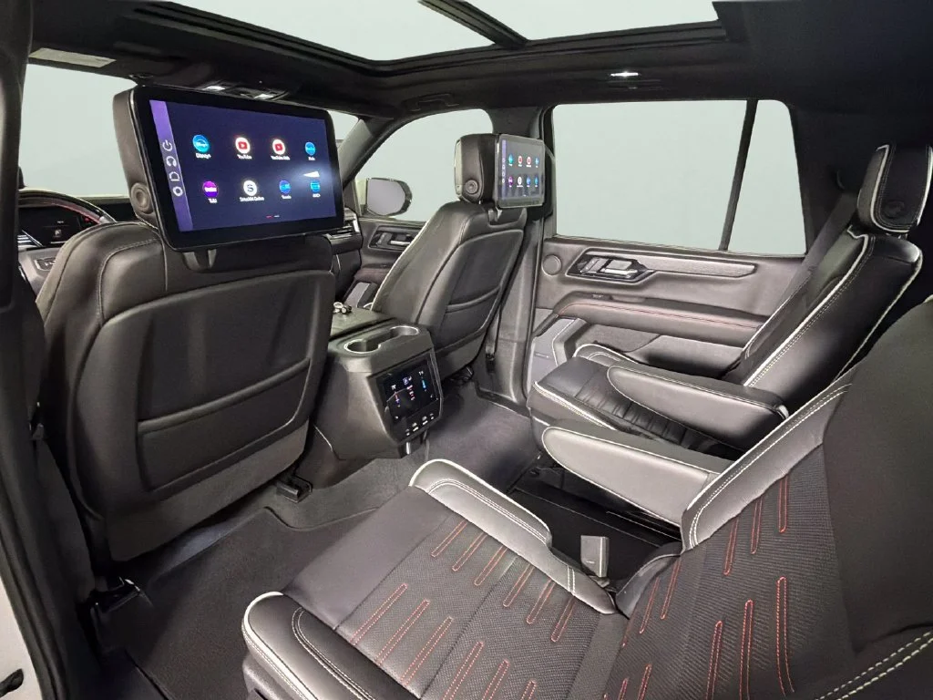 2025 GMC Yukon AT4 Ultimate - Photo 30