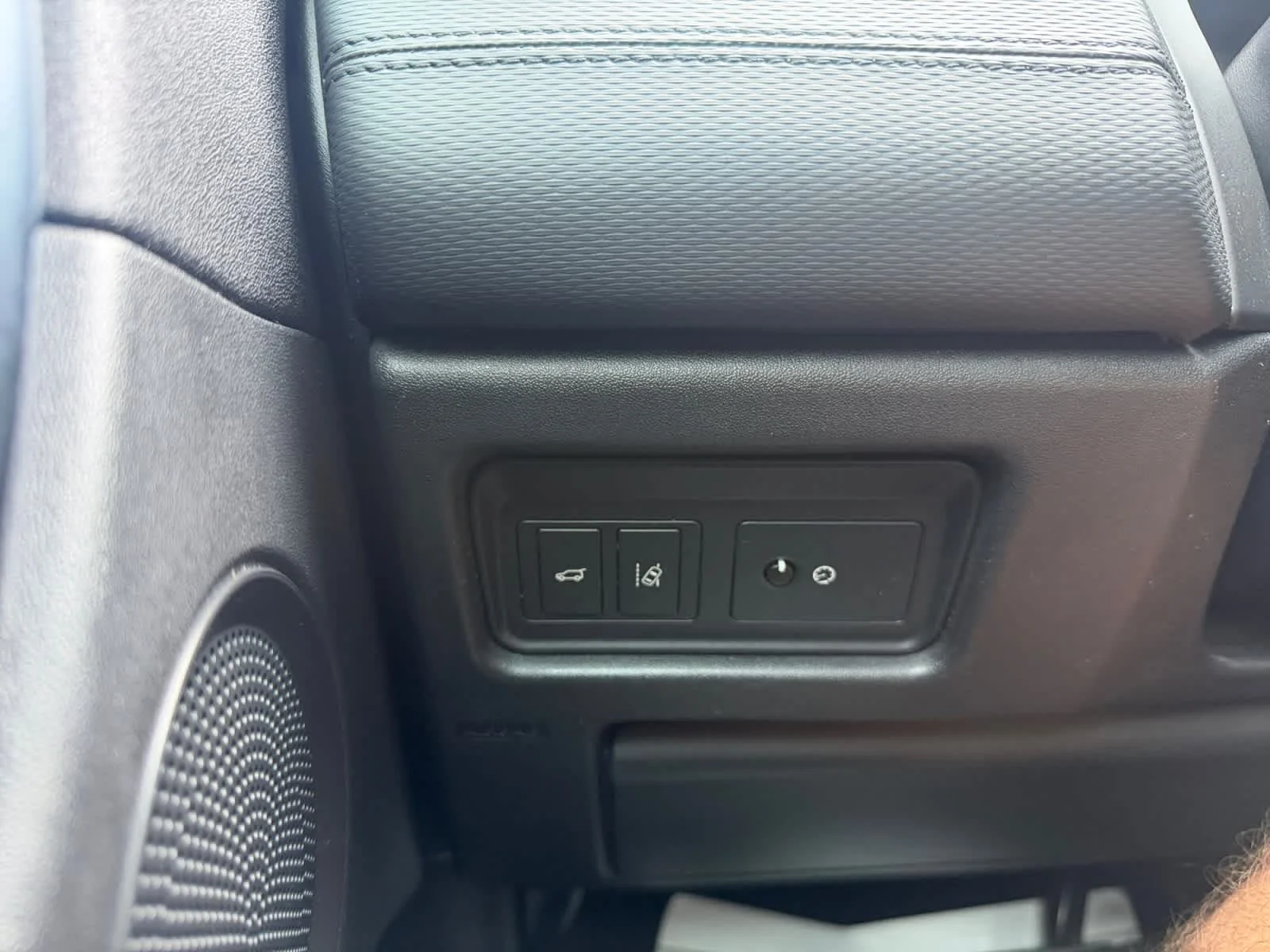 Used 2018 Corris Grey Metallic Land Rover HSE image 30