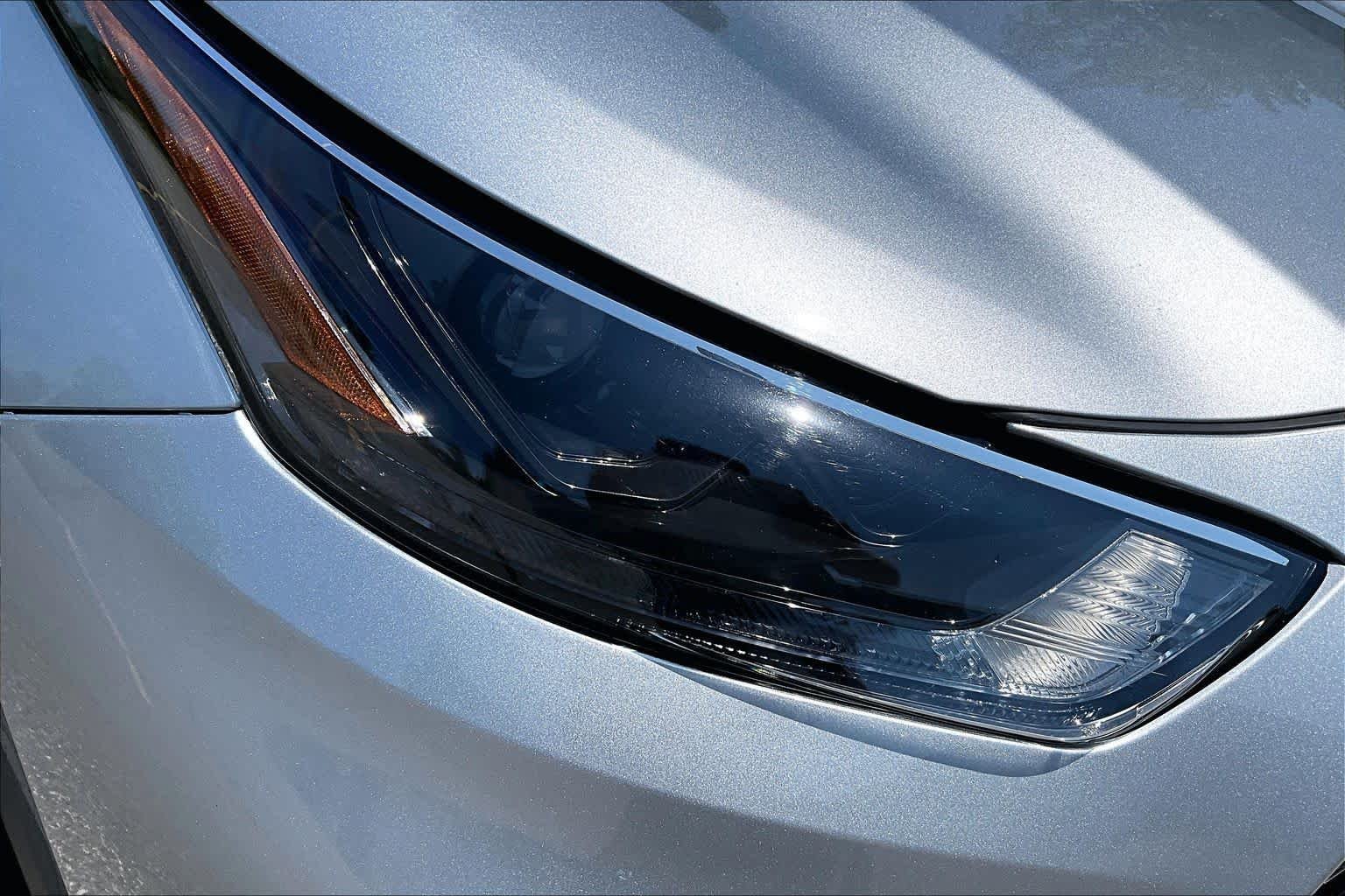 Used 2022 Celestial Silver Metallic Toyota Hybrid XLE image 27