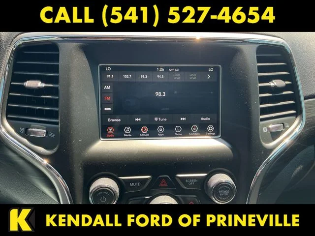 Used 2019 Bright White Clearcoat Jeep Laredo image 15