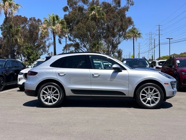 Used 2017 Rhodium Silver Metallic Porsche Base image 30