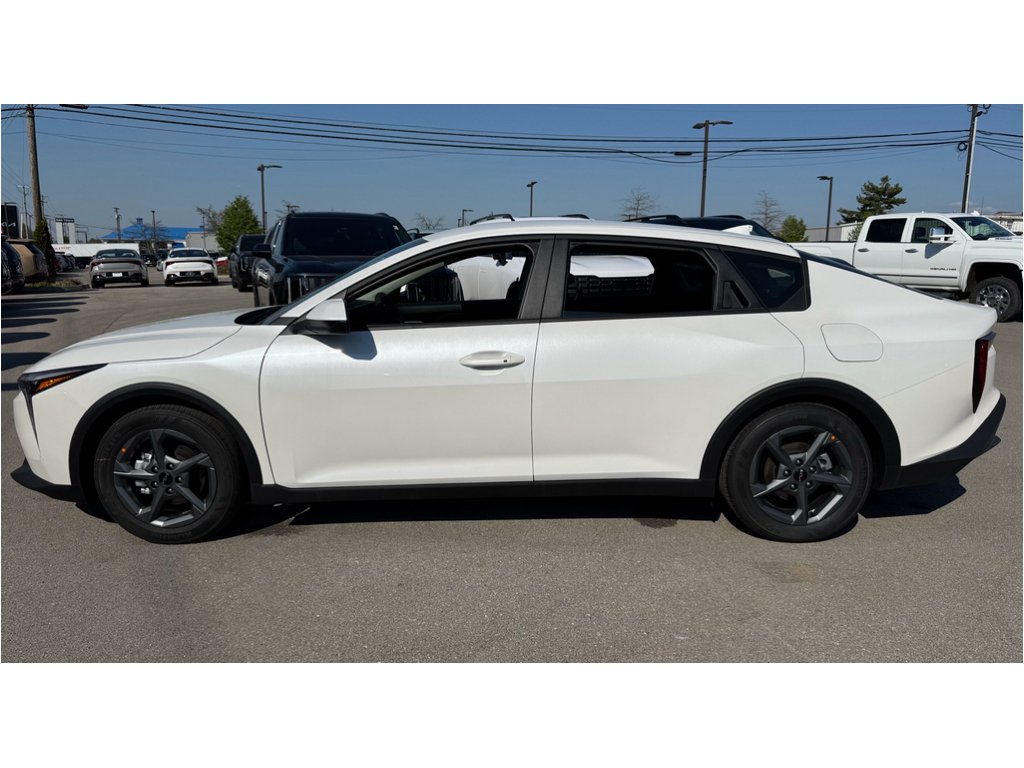New 2026 Snow White Pearl Kia LXS image 25