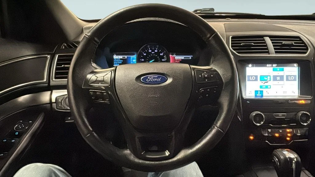 Used 2018 Red Ford XLT image 26