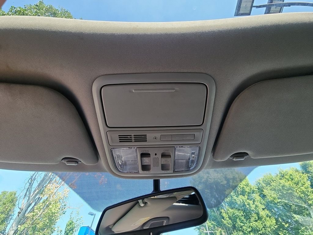 Used 2013  Honda Touring image 29
