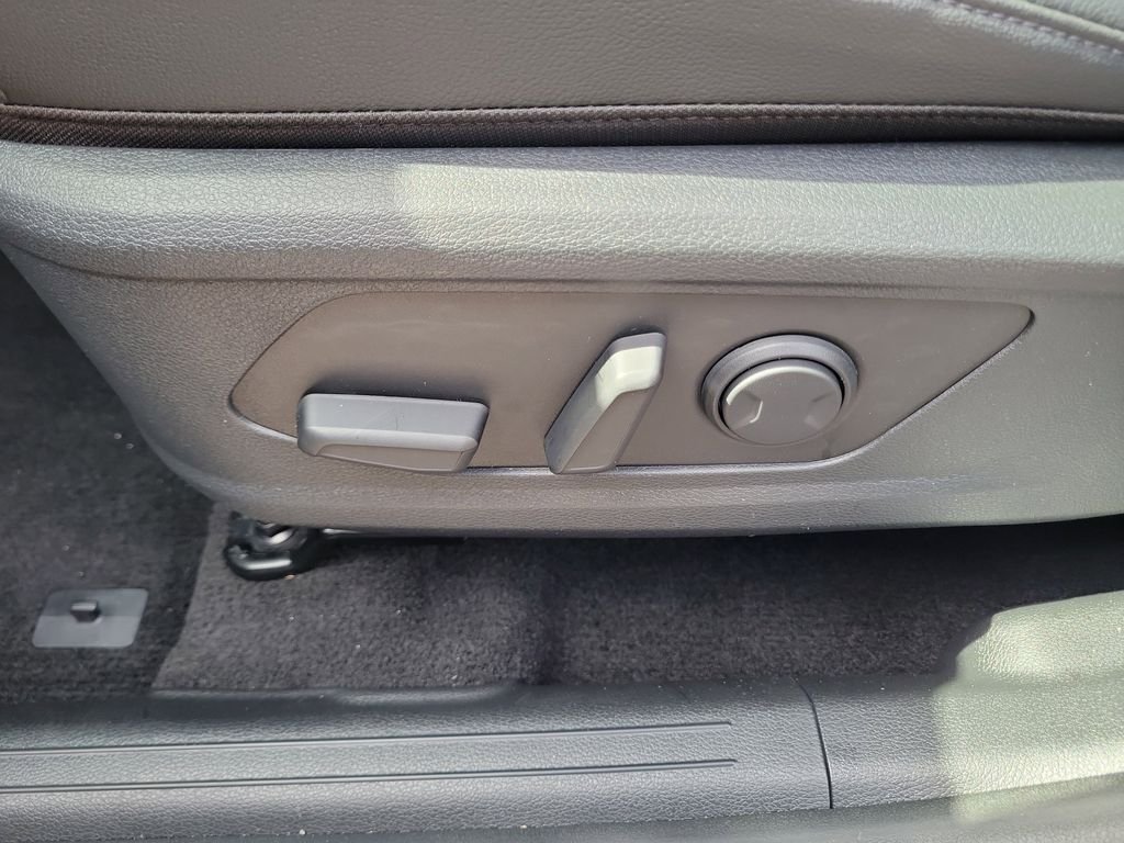 New 2026 Gray Kia EX image 24